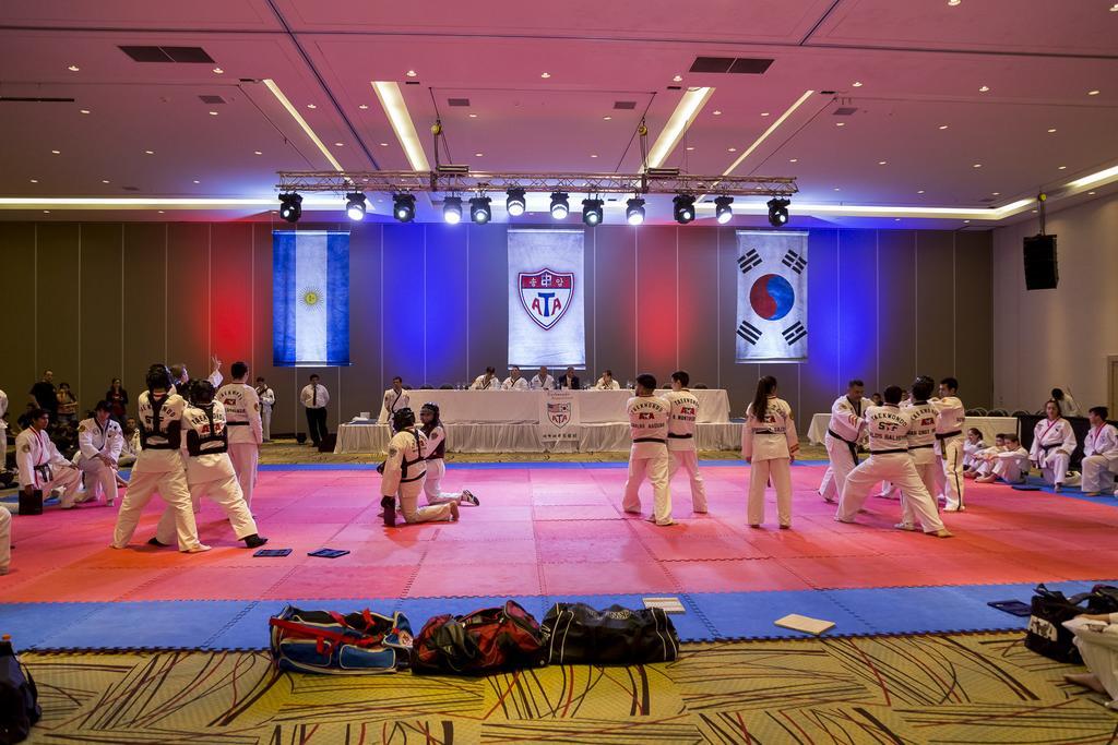 Gala Hotel Y Convenciones レシステンシア エクステリア 写真