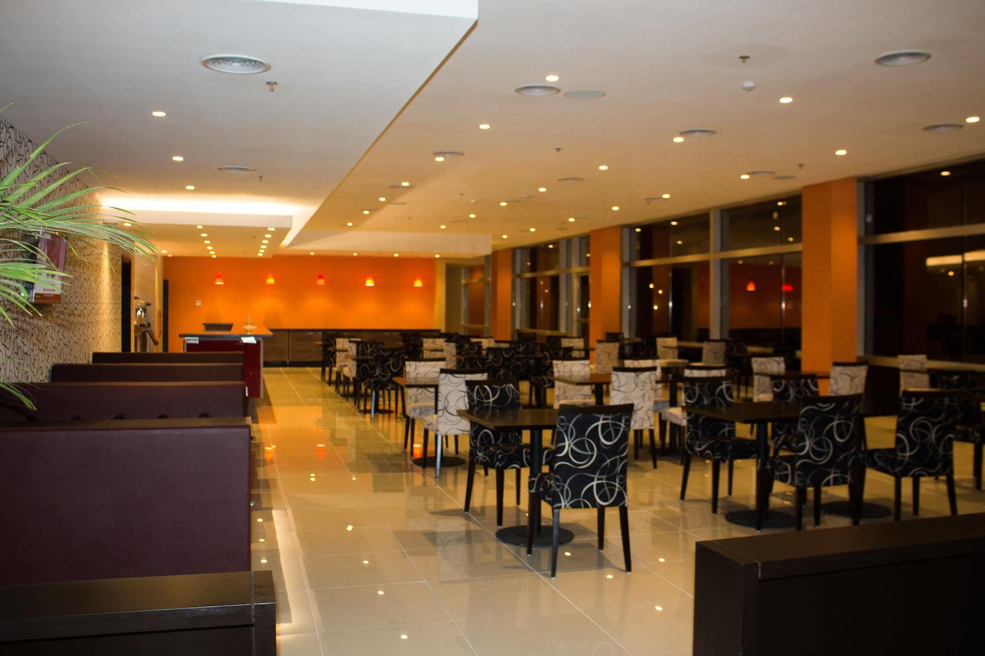 Gala Hotel Y Convenciones レシステンシア エクステリア 写真