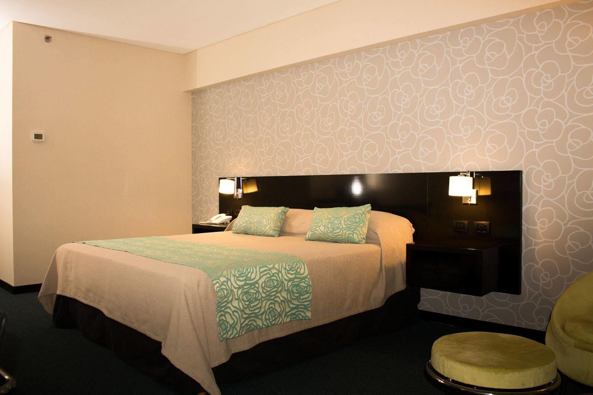 Gala Hotel Y Convenciones レシステンシア エクステリア 写真